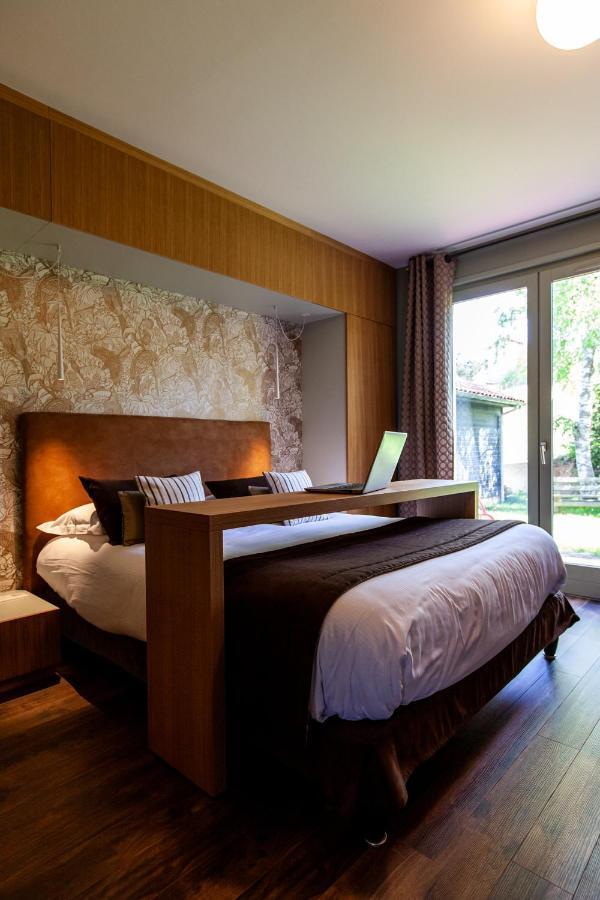 Logis Hotel Restaurant La Tour Dunieres 외부 사진