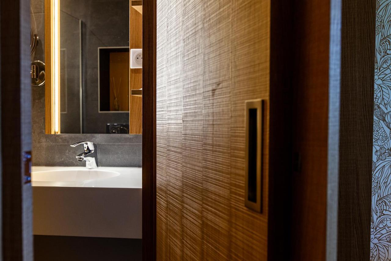 Logis Hotel Restaurant La Tour Dunieres 외부 사진